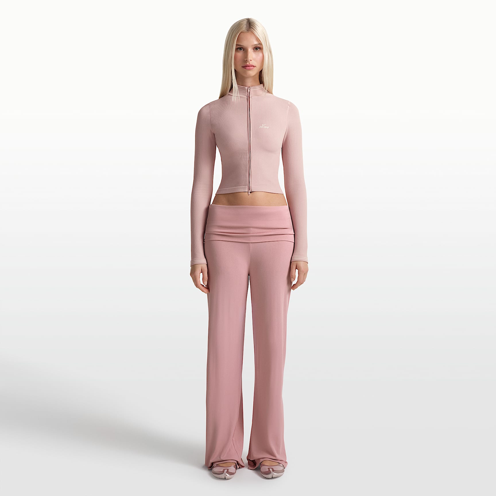NikeSKIMS Stretch Knit Women's Wide-Leg Pants. Nike.com